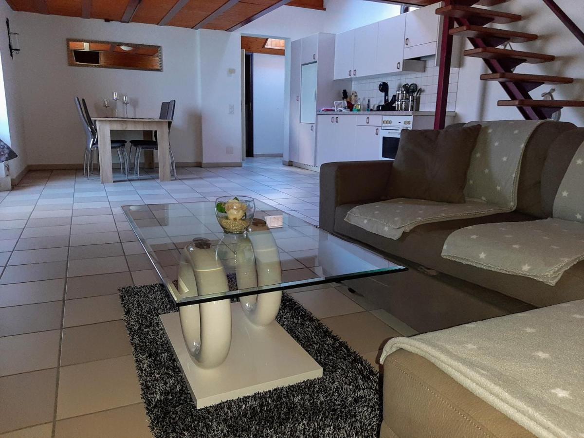 Holidays Homes Il Folletto Quartino Bagian luar foto
