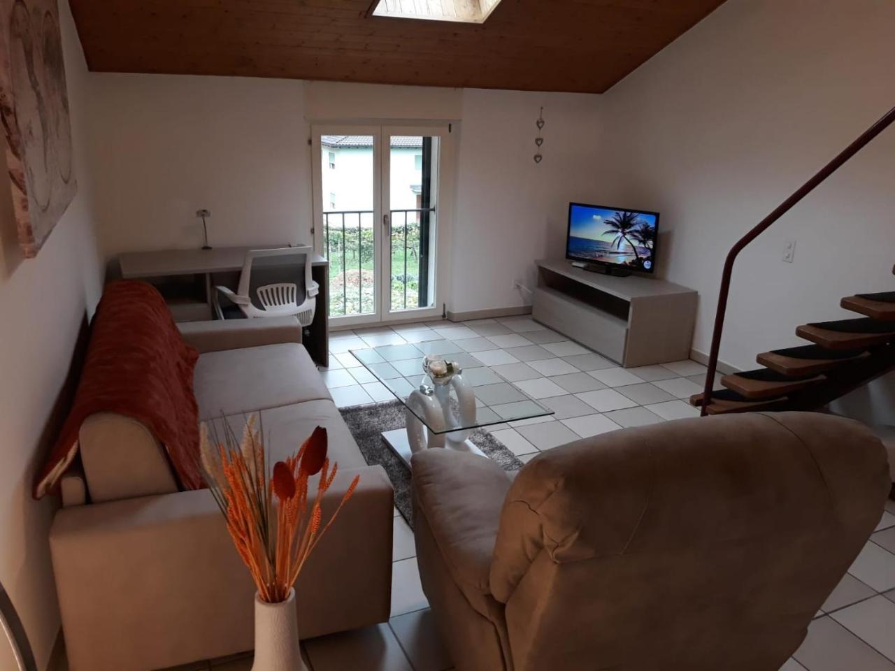 Holidays Homes Il Folletto Quartino Bagian luar foto
