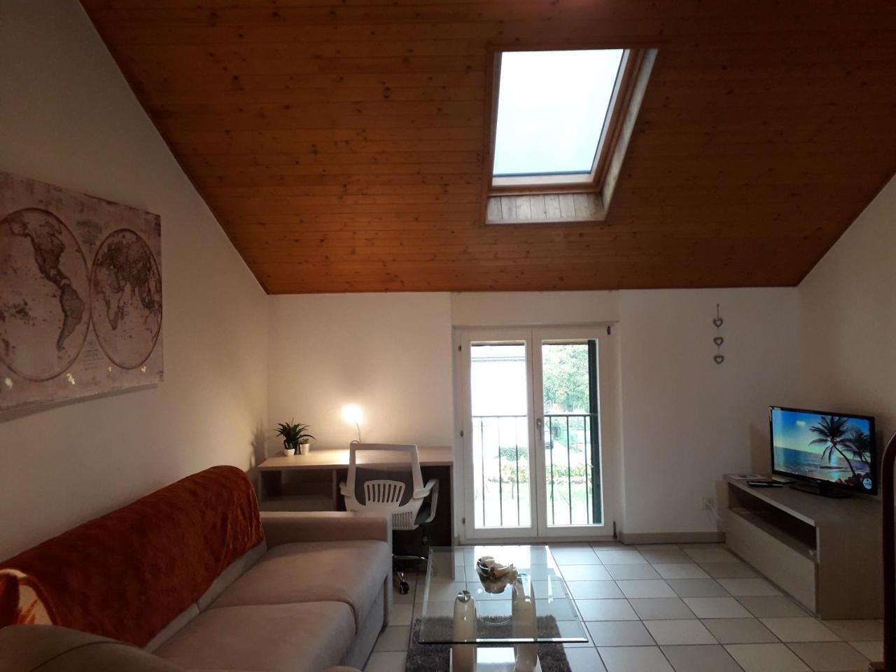 Holidays Homes Il Folletto Quartino Bagian luar foto
