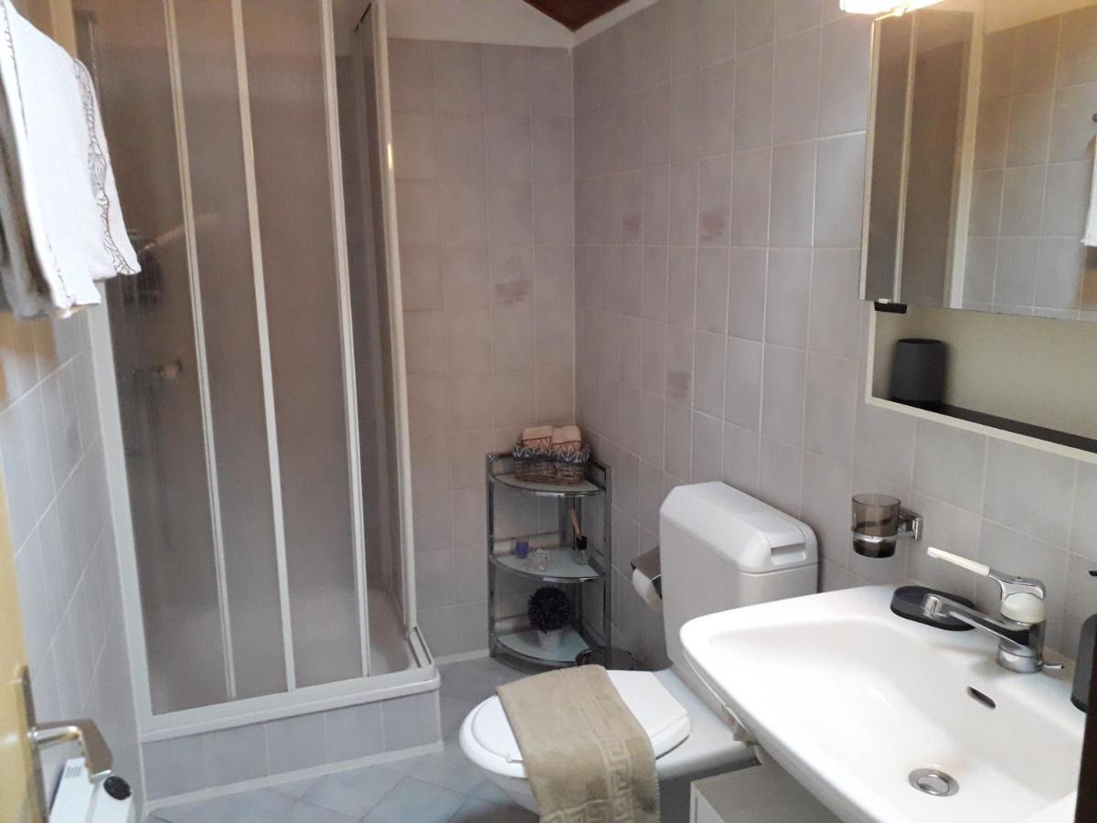 Holidays Homes Il Folletto Quartino Bagian luar foto